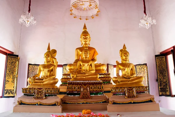 Estátua Buddha Antigo Antiga Igreja Ubosot Para Pessoas Tailandesas Viajantes — Fotografia de Stock