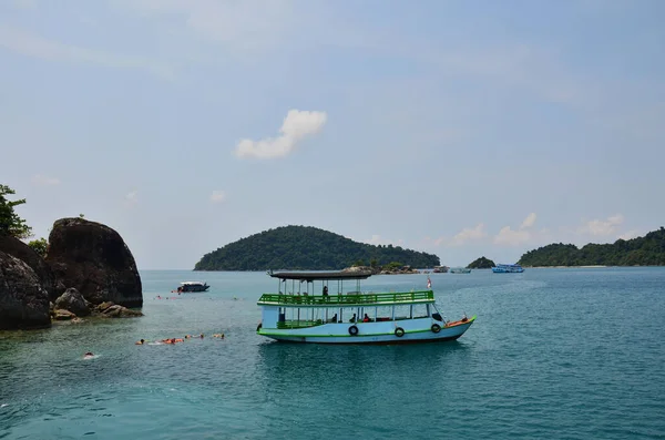 Ship Cruise Boat Tour Stop Send Receive Thai People Foreign — Stock Photo, Image