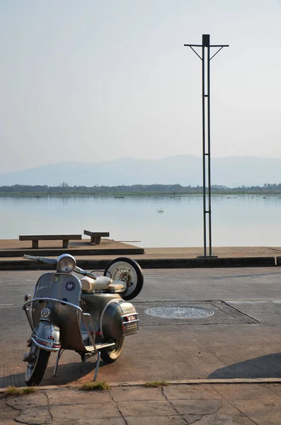 Tailandês Pessoas Viajantes Estrangeiros Equitação Retro Vintage Clássico Moto Scooter — Fotografia de Stock