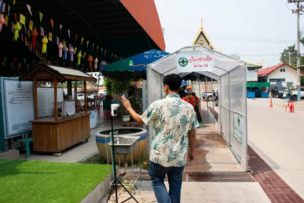 Tunel Cleaning Disinfecting Surfaces Virus Bacteria Thai People Travelers Use - Stock-foto