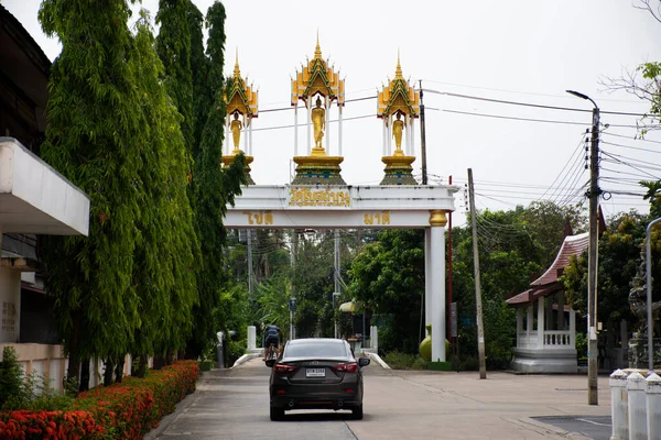 Los Viajeros Tailandeses Que Conducen Automóviles Calle Van Templo Wat — Foto de Stock