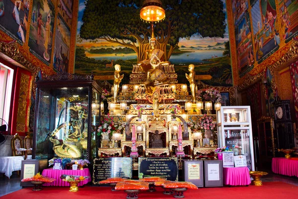 Antigas Estátuas Buddha Antiga Igreja Ubosot Para Pessoas Tailandesas Viajantes — Fotografia de Stock