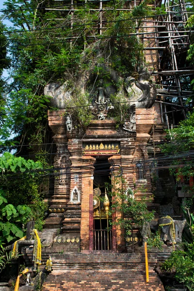 Ancient Ruins Building Antique Old Temple Thai People Foreign Traveler — 스톡 사진