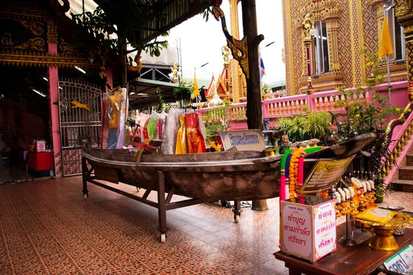 Mysterious Worship Chao Mae Takhian Thong Shrine Thai People Travelers — Foto de Stock