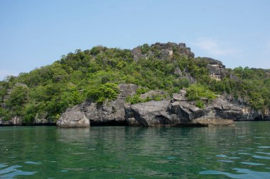 Tayland 'ın başkenti Satun' da bulunan La ngu şehrindeki Pak Bara rıhtımındaki Mu Ko Petra Ulusal Parkı 'ndan Prasat Hin Pan Yod' u ziyaret edin.