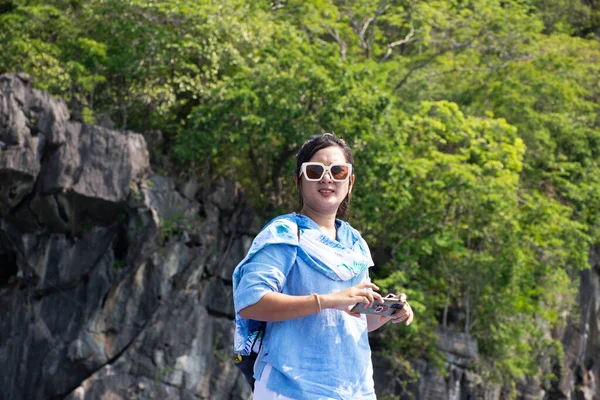 Viaggiatore Thai Donne Visita Viaggio Usr Smart Cellulare Scattare Foto — Foto Stock