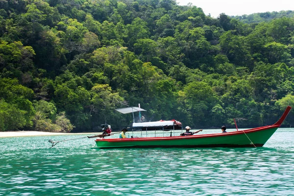 Τοπική Περιήγηση Σκάφος Φέρει Thai Ταξιδιώτες Που Ταξιδεύουν Επίσκεψη Talo — Φωτογραφία Αρχείου