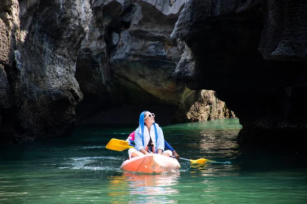 Local Thai Peuple Guide Pagaie Canoë Kayak Excursion Mer Océan — Photo