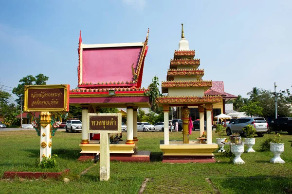 Ancient Deity Antique Angel Statue Small Shrine Thai People Travel — Fotografia de Stock