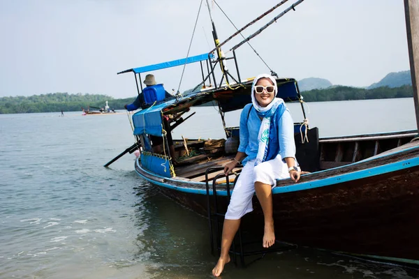 Voyageurs Thai Women Passenger Journey Local Wooden Long Tail Boat — Photo