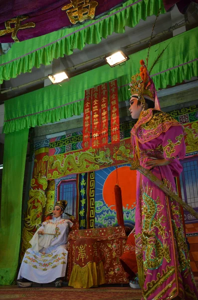 2011年3月13日 在泰国曼谷 中国裔泰国人表演了当代中国传统古典歌剧 向当地民众展示欢庆新年佳节 — 图库照片