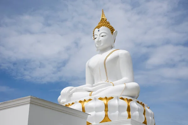 Όμορφο Λευκό Αρχαίο Άγαλμα Βούδα Για Ταϊλανδούς Ανθρώπους Και Ξένους — Φωτογραφία Αρχείου