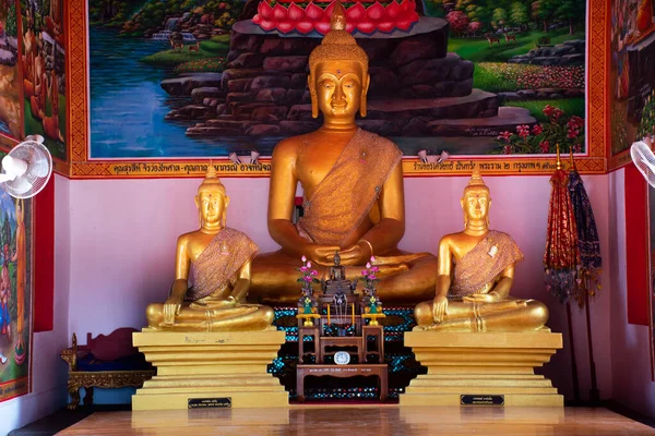 Ősi Buddha Szobor Antik Ubosot Thai Emberek Utazási Látogatás Tisztelet — Stock Fotó