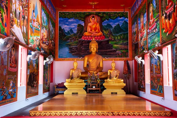Oude Boeddha Standbeeld Antieke Ubosot Voor Thaise Mensen Reizigers Reizen — Stockfoto