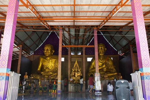 Buddha Statue Und Mönchsstatuen Für Thailänder Reisende Besuchen Den Tempel — Stockfoto