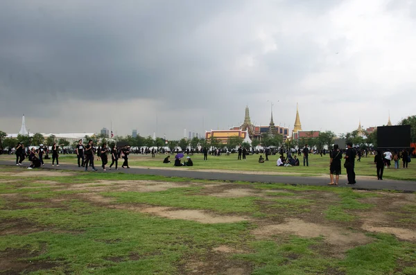 Thaise Mensen Buitenlandse Reizigers Wandelen Reisbezoek Sanam Luang Openbare Tuin — Stockfoto