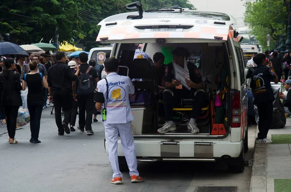 Thai Officer Operator Staff Emergency Ambulance Vehicle Stop Waiting Service — стоковое фото