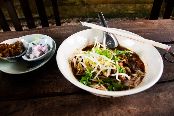 Lokale Traditionele Thaise Gerechten Kanom Jeen Nam Ngeo Noodles Rijst — Stockfoto