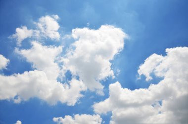 Tayland 'ın Bangkok şehrinin kırsal kesiminde gündüz vakti mavi gökyüzü ve güzel bulutların hava manzarası