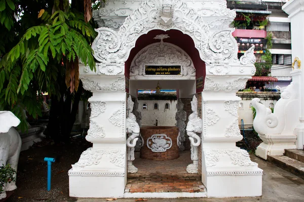 Ancient Small Shrine Worship Mythical Thai People Travelers Travel Visit — kuvapankkivalokuva