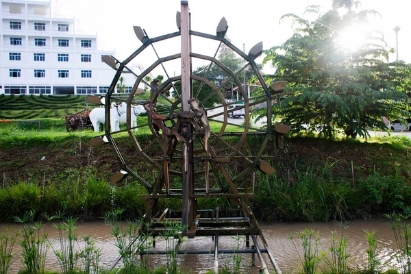 Wooden Turbin Baler Atau Kayu Roda Air Saluran Sungai Untuk — Stok Foto