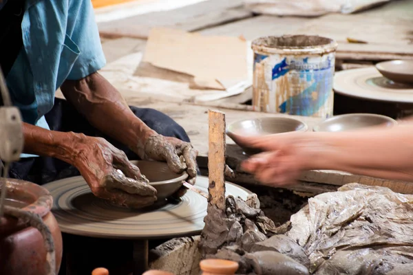 Thai Craftsmanship Technician Professional Potter Use Machine Working Sculpture Handmade — Stock Photo, Image