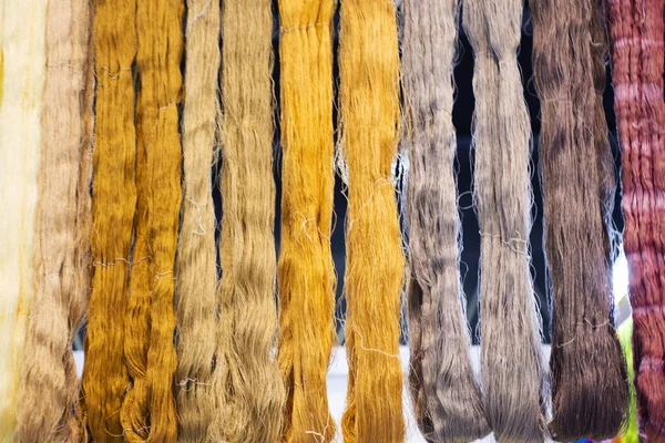 Material Silk Fiber Hand Woven Cotton Thread Dying Natural Color — Stock Photo, Image