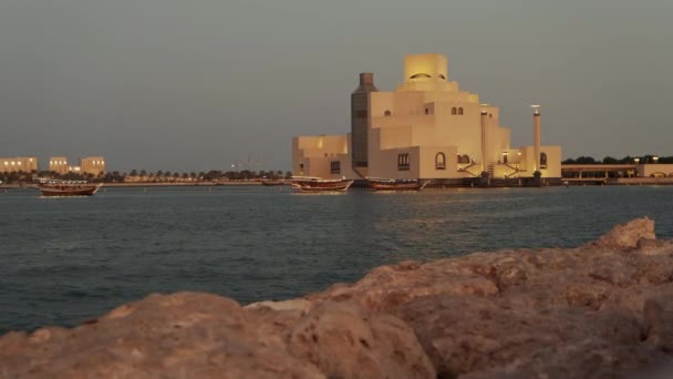 Muzeum Sztuki Islamskiej Doha Katar Zewnętrzny Zachód Słońca Strzał Dauhańskiej — Wideo stockowe