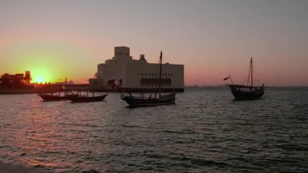Museo Arte Islamica Doha Qatar Tramonto Esterno Zoom Colpo Mostrando — Video Stock