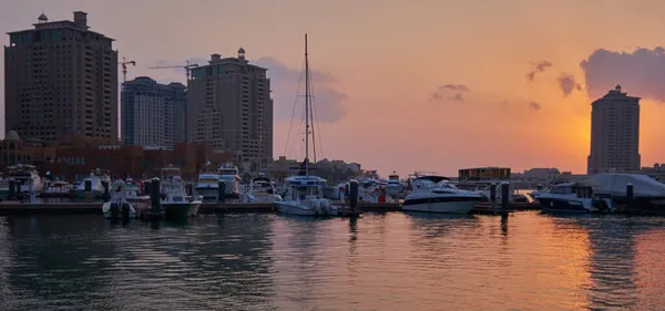 Perła Marina Porto Arabia Doha Katar Zachód Słońca Widok Jachtów — Zdjęcie stockowe