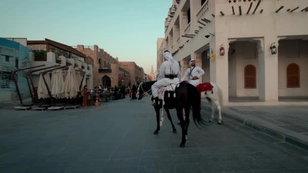 Souq Waqif Doha Qatar Tiro Tarde Calle Principal Que Muestra — Vídeo de stock