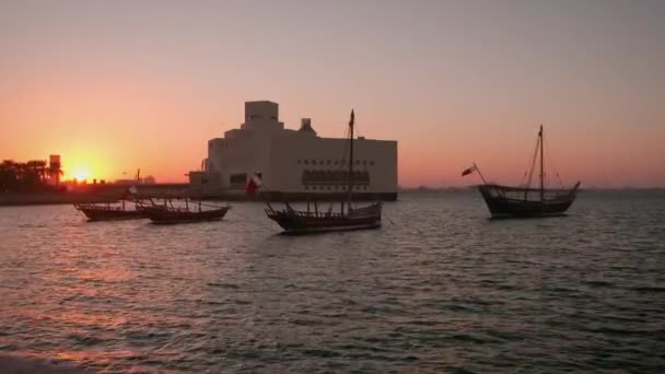 Museo Arte Islamica Doha Qatar Tramonto Esterno Zoom Colpo Mostrando — Video Stock