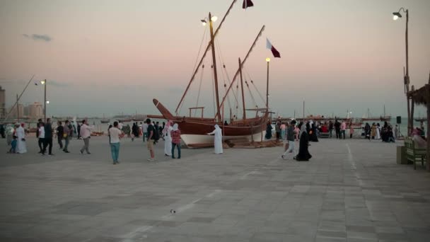 Katara Undécimo Festival Dhow Tradicional Doha Catar Toma Del Atardecer — Vídeo de stock