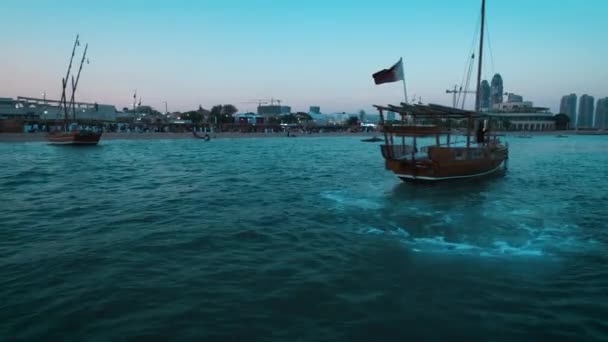 Катара Одиннадцатый Традиционный Фестиваль Дау Дохе Катар Закат Снимок Парусного — стоковое видео