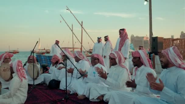 Catar Danza Folclórica Tradicional Danza Ardah Doha Catar Durante Katara — Vídeo de stock