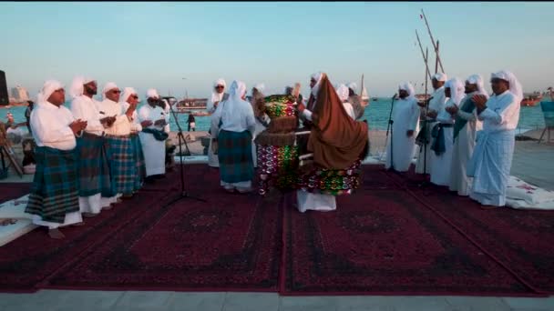 Katars Traditioneller Folkloretanz Ardah Tanz Katara Elften Traditionellen Dhow Festival — Stockvideo