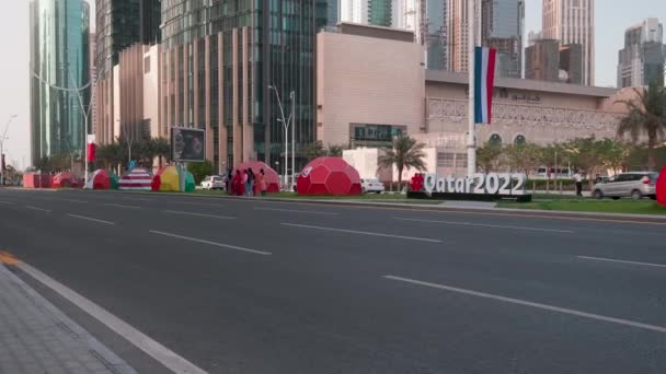 Κατάρ Προετοιμασία Για Παγκόσμιο Κύπελλο Της Fifa 2022 Τις Σημαίες — Αρχείο Βίντεο
