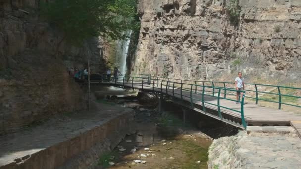 Wodospad Leghvtakhevi Naturalne Źródło Dzielnicy Abanotubani Stare Tbilisi Gruzja Światło — Wideo stockowe