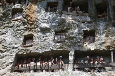graves, doğaüstü tau tau rakamlar po adlı geleneksel veliler