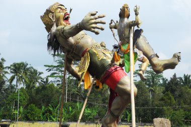 Yeni yıl karnaval Bali için yapılan kötü ruh şekil