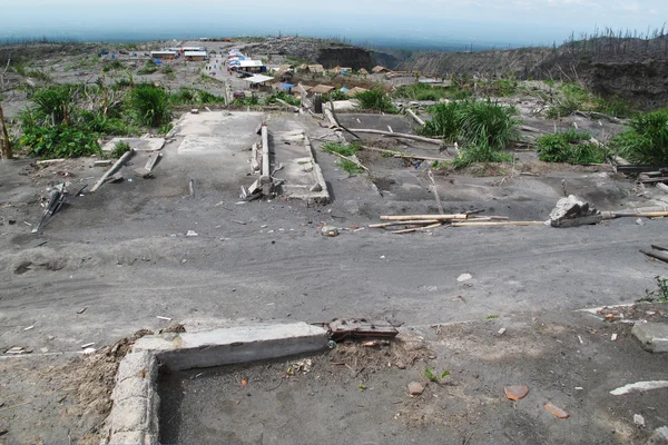 Devastation after volcano eruption — Stock Photo, Image