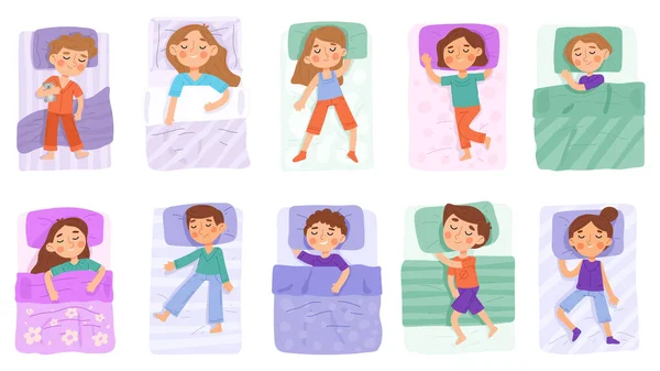 Παιδιά στο κρεβάτι, κοιμισμένα παιδιά, χαρακτήρες καρτούν για ύπνο. Νηπιαγωγείο παιδιά που έχουν νύχτα όνειρο διάνυσμα εικονογράφηση σετ. Οι χαρακτήρες του μωρού αναπαύονται κάτω από κουβέρτες — Διανυσματικό Αρχείο