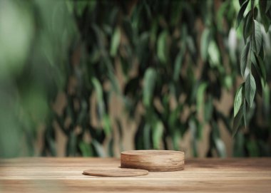 3 boyutlu arka plan, ahşap podyum. Doğal ahşap boru seti. Ağaç yaprakları ve gölgeli doğa yeşili. Güzellik kozmetik ürünleri tanıtımı. Stüdyo minimal, şablon modelleme reklamı. 3 Boyutlu Hazırlama