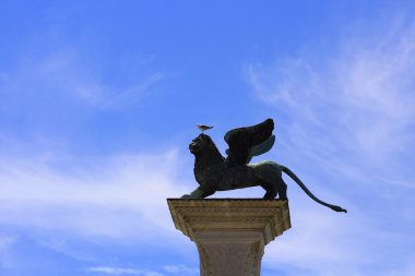 kanatlı aslan