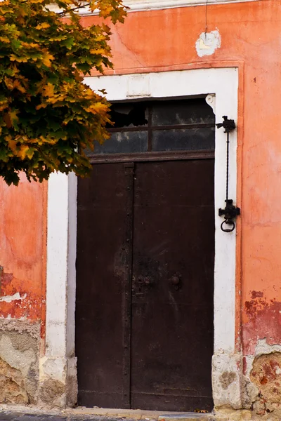 Железные двери — стоковое фото