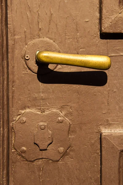 Old brass door handle — Stock Photo, Image