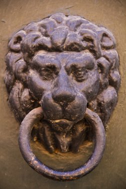 Aslan kapısı tokmağı