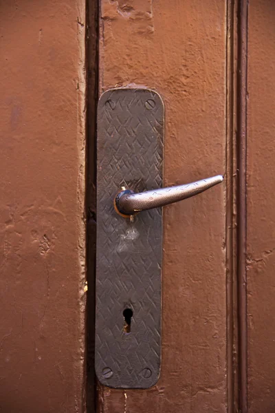Maniglia porta invecchiata — Foto Stock