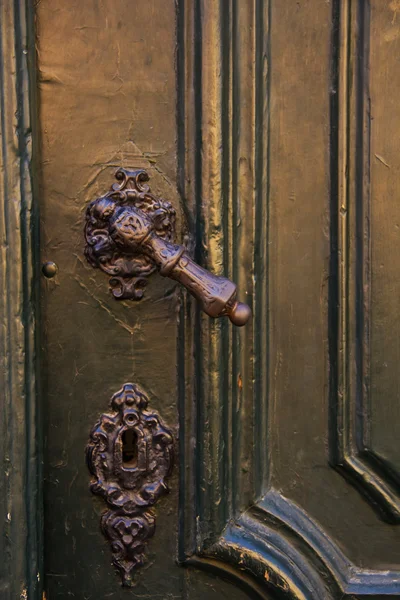 Wrought iron door handle — Stock Photo, Image