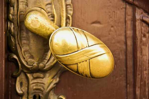 Πόρτα ορείχαλκου χειρολαβή — Φωτογραφία Αρχείου